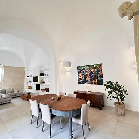 Historic Boutique House 1761 *